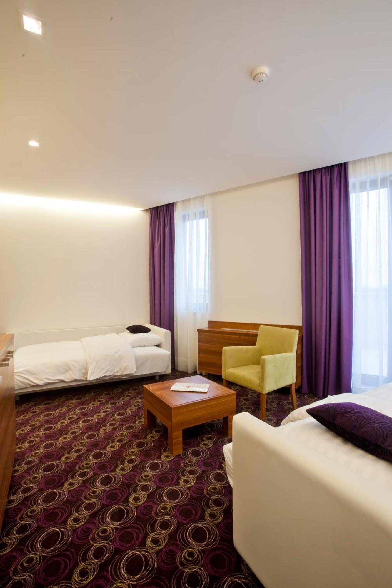 Hotel Sport Ivanić-Grad Buitenkant foto