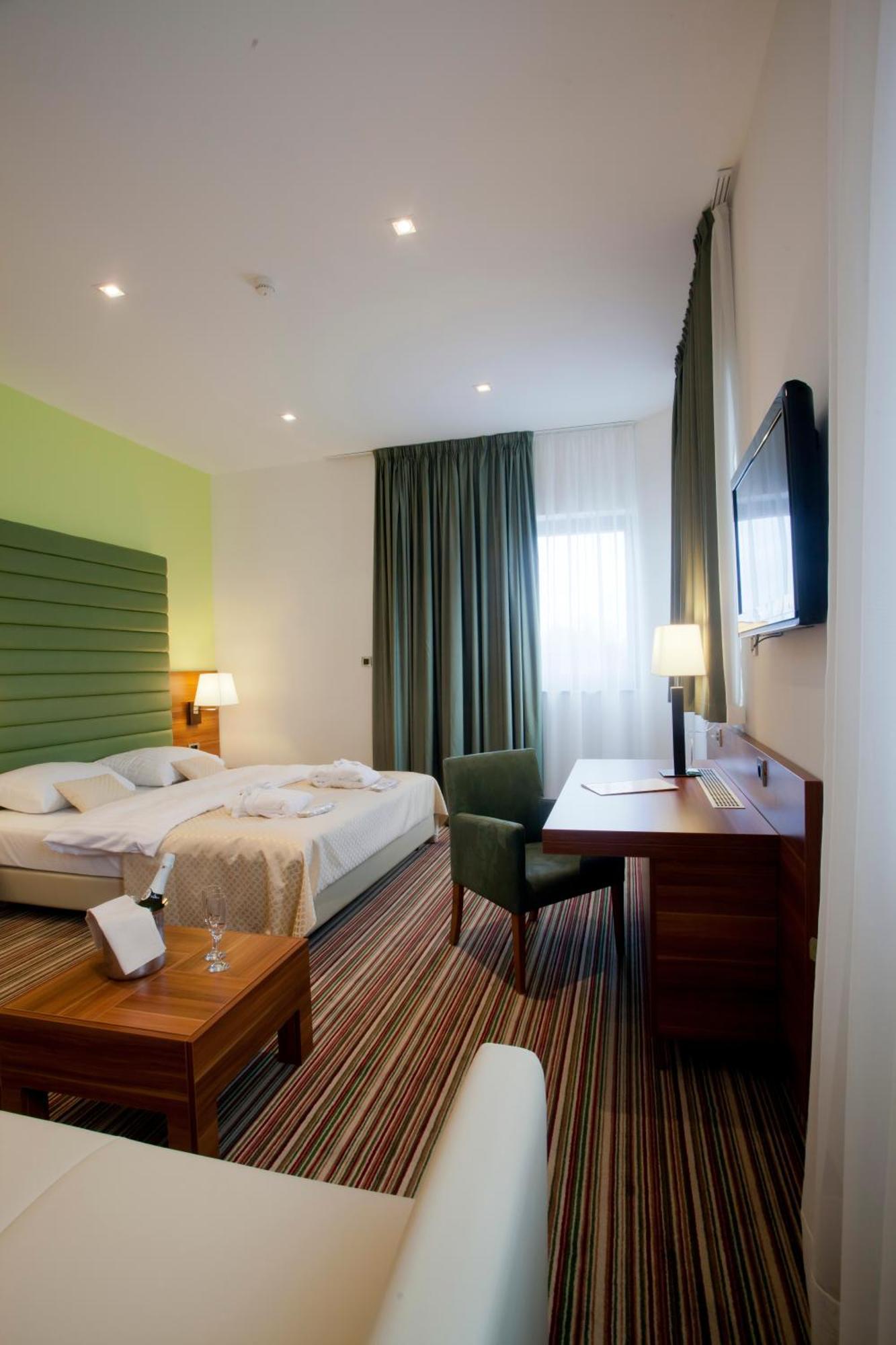 Hotel Sport Ivanić-Grad Buitenkant foto