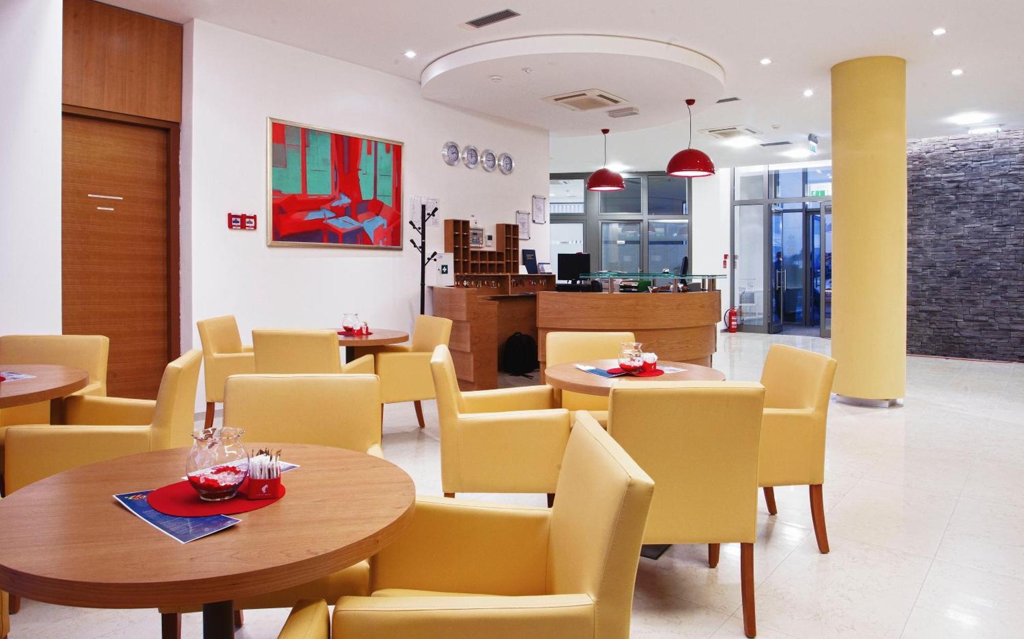 Hotel Sport Ivanić-Grad Buitenkant foto