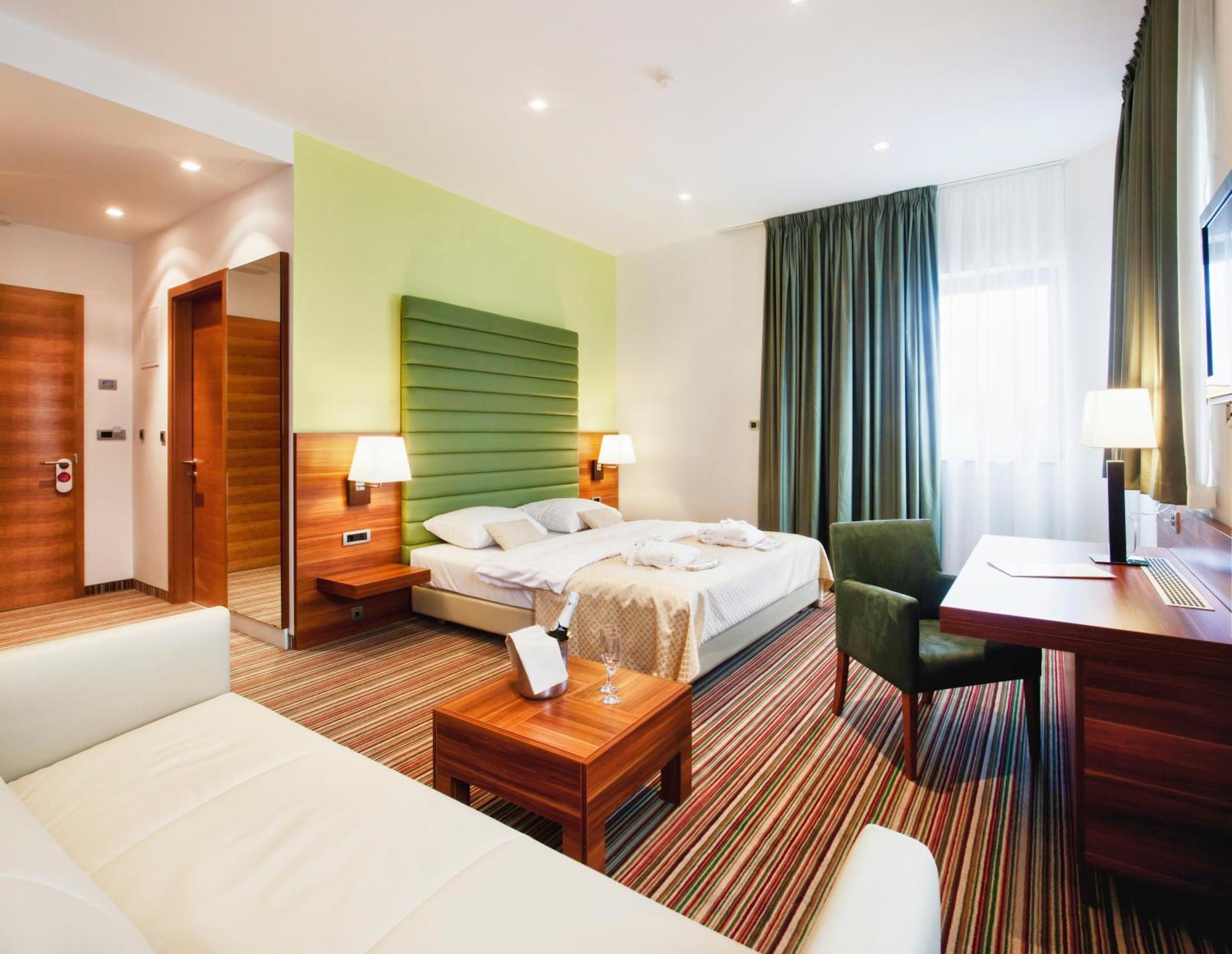Hotel Sport Ivanić-Grad Buitenkant foto